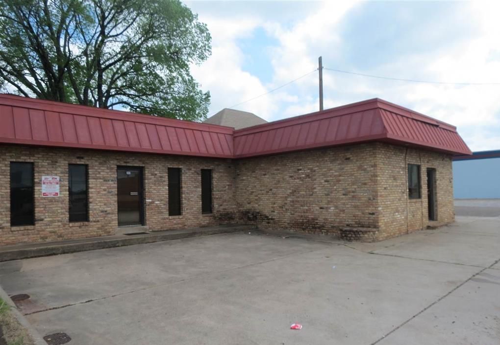 200 W Broad St, Mineola, TX 75773